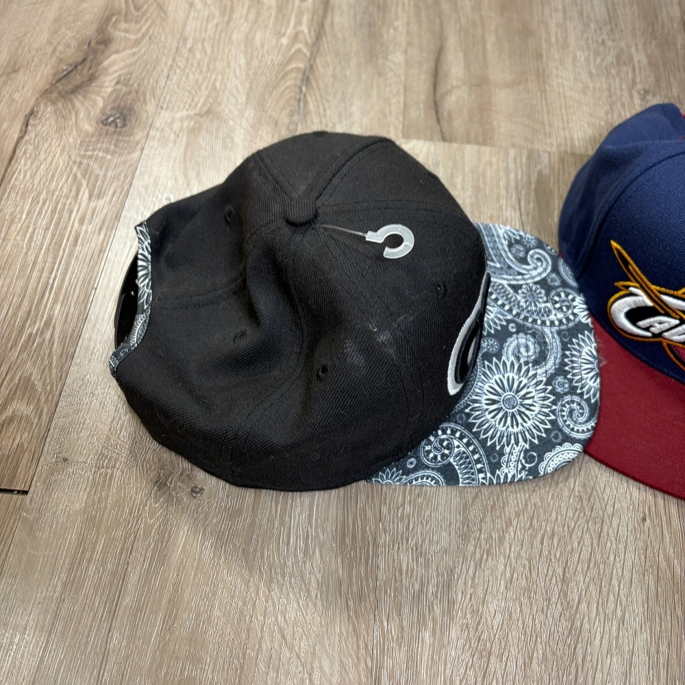 Lot of 2 Cleveland Cavaliers Baseball Hats NBA Black White Snapback - Picture 2 of 7
